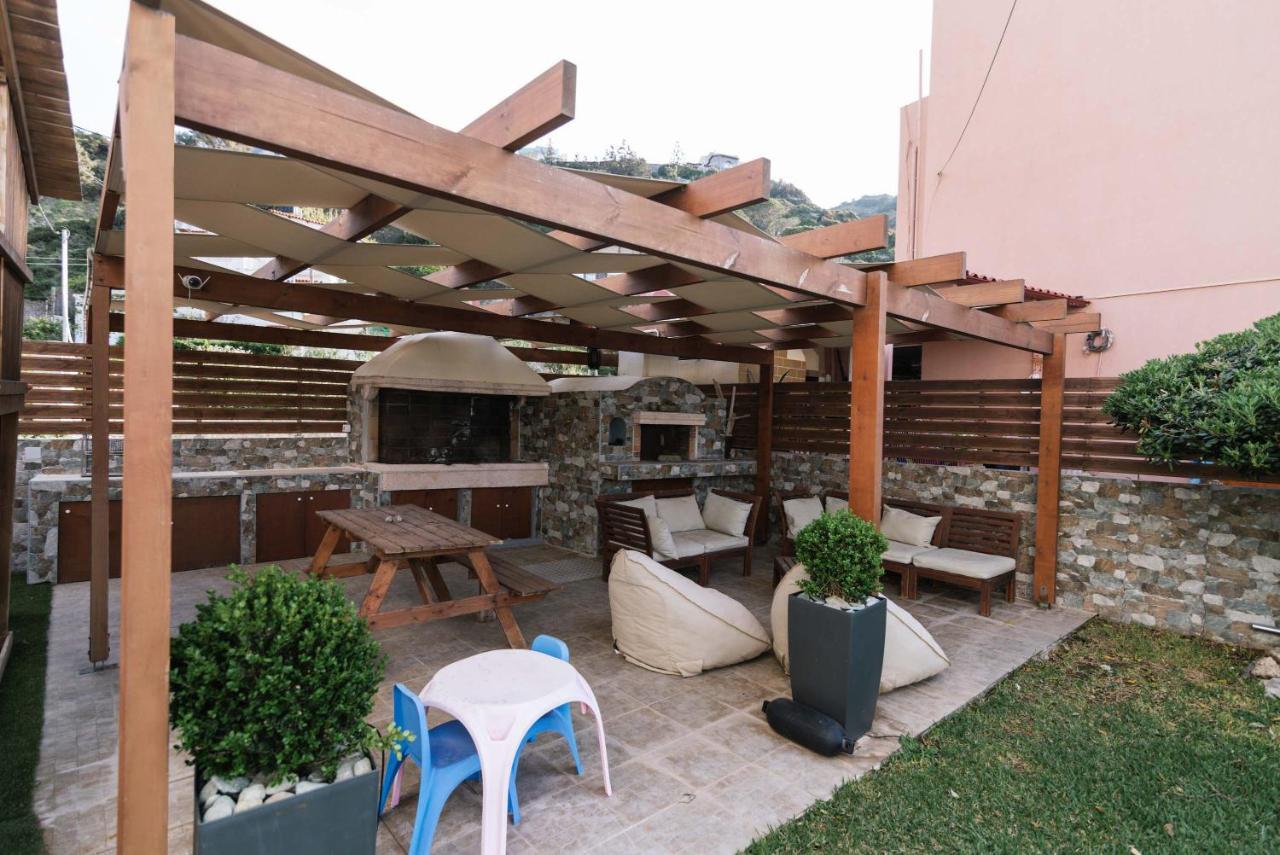 Front With Swimming Pool *