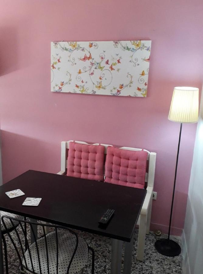 Stylish Studios Apartment Moirai