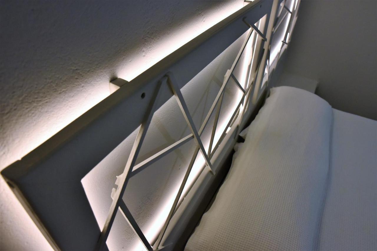 Avra Milos Guest house Zefiria