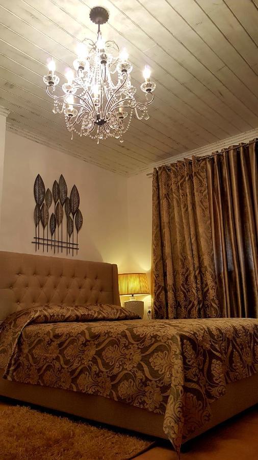 Luxury Athina *