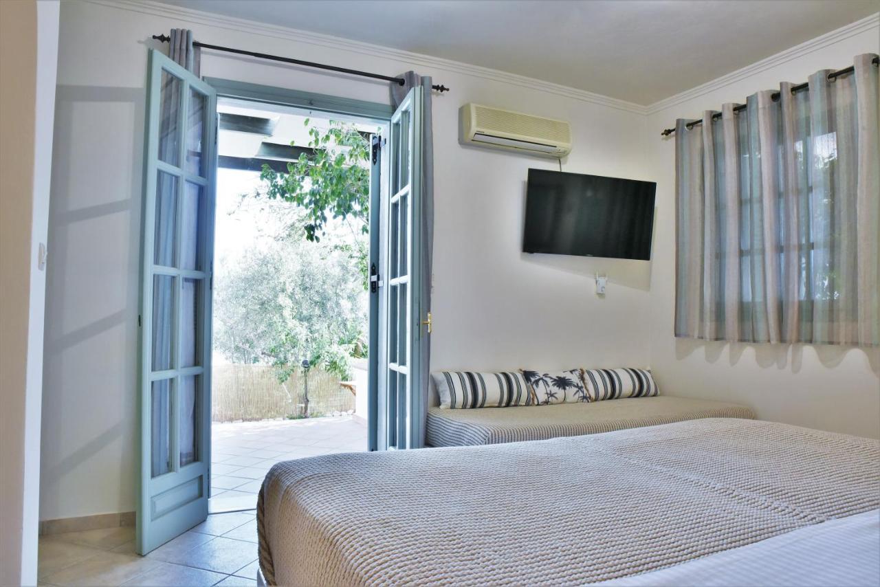 Avra Milos Guest house 2*