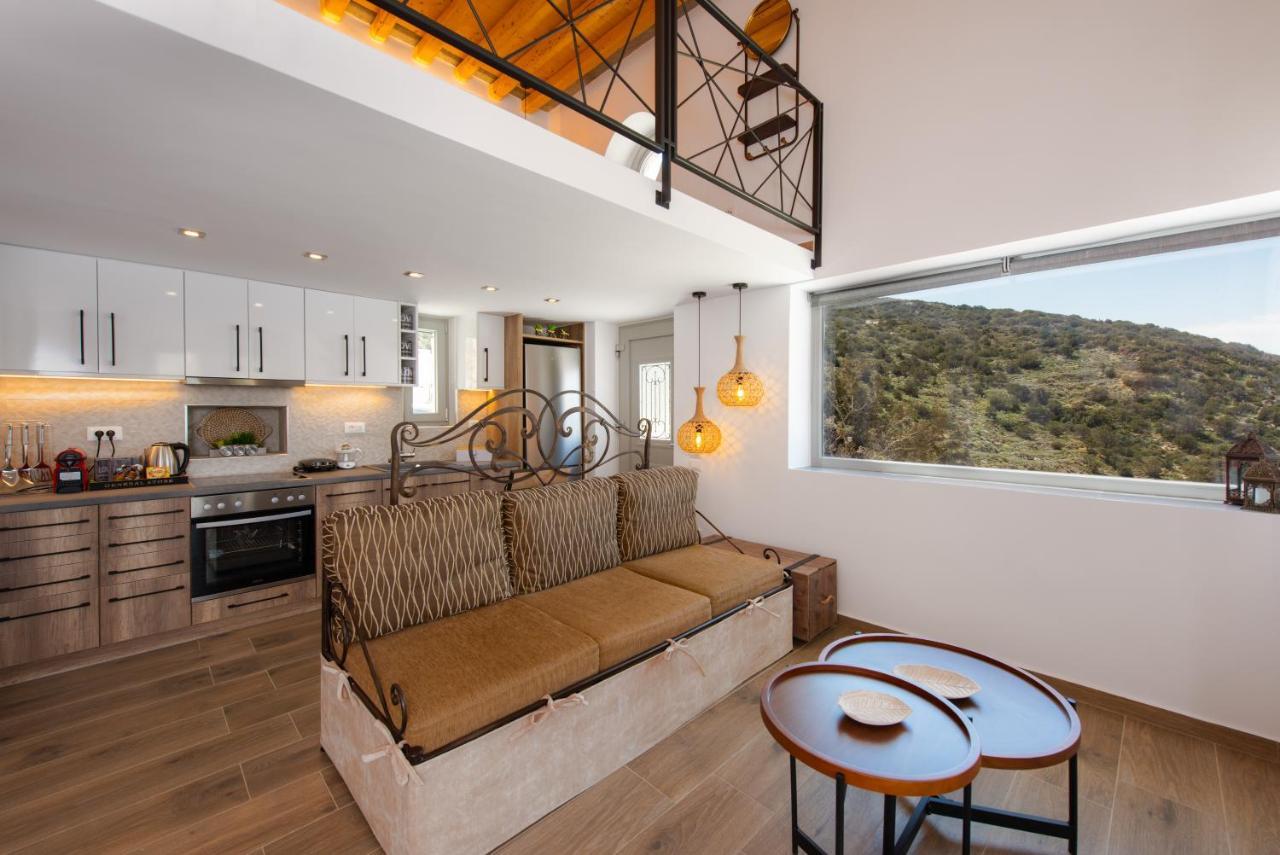 Sunset Coast House - Stone Holiday home *