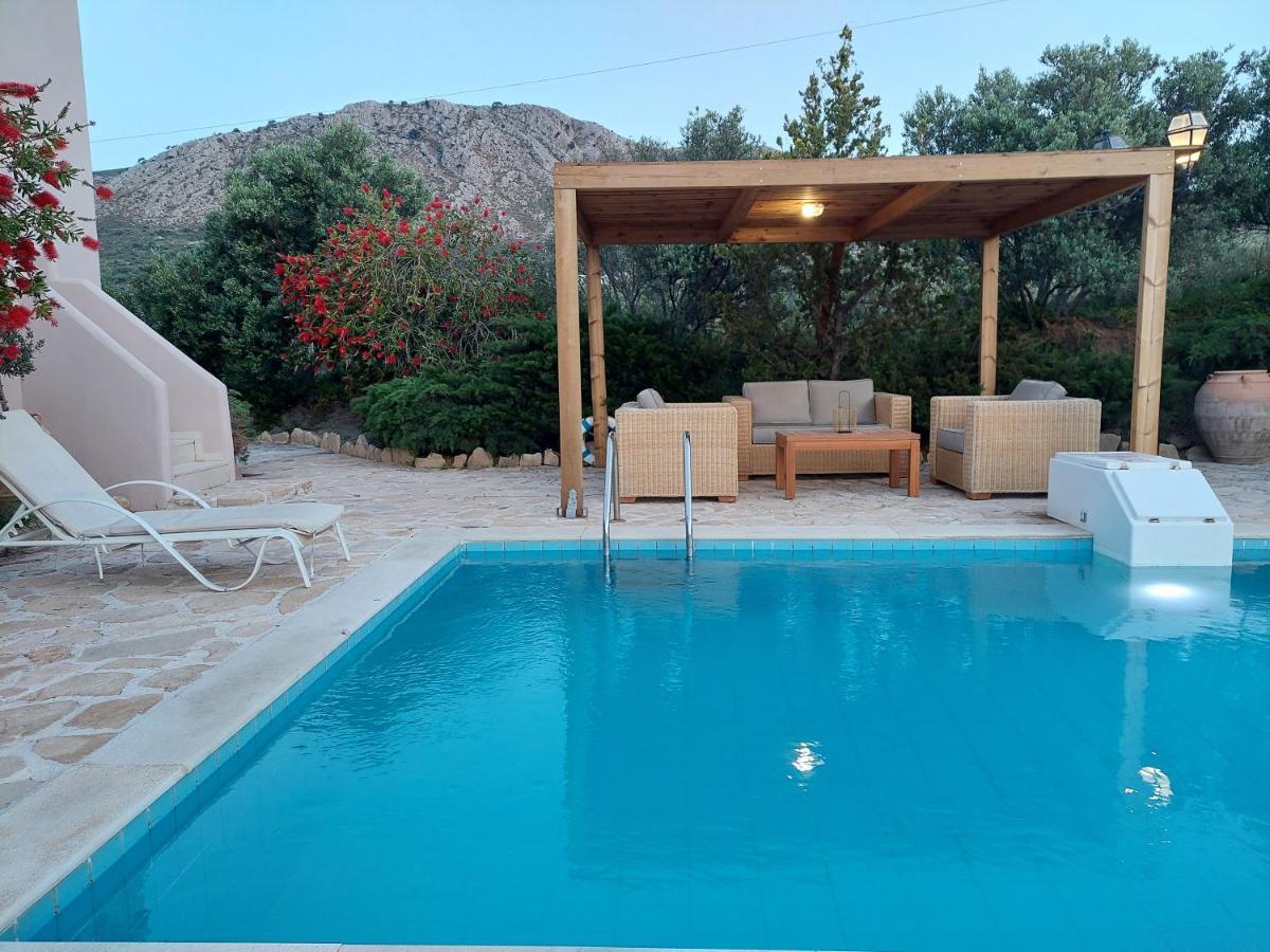 Listaros Villas *