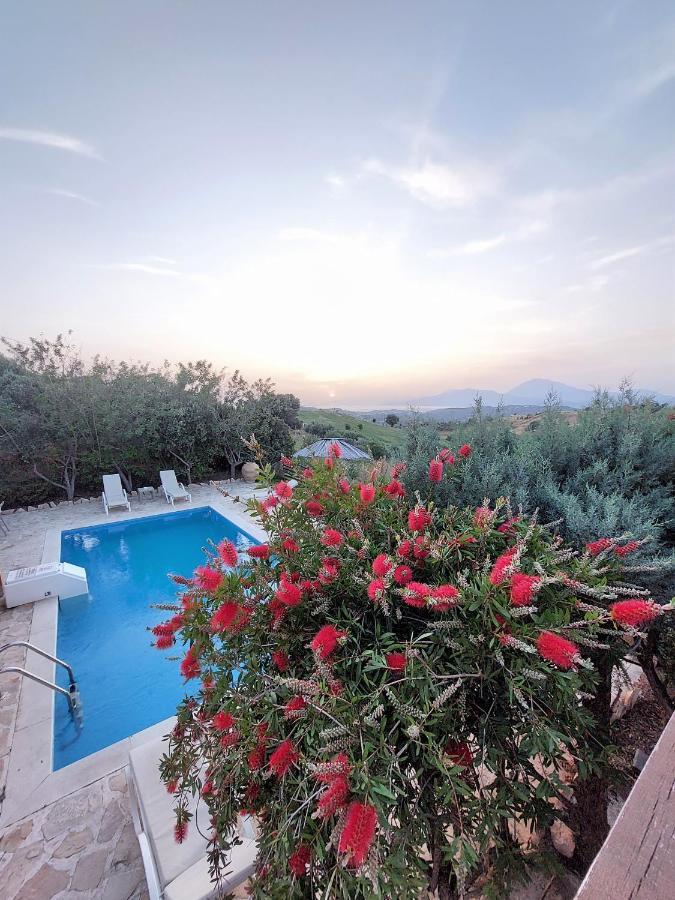 Villa Listaros Villas *