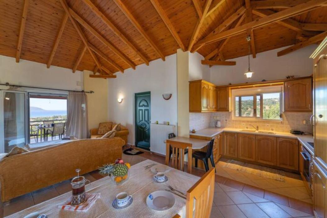 Donatos Apartment