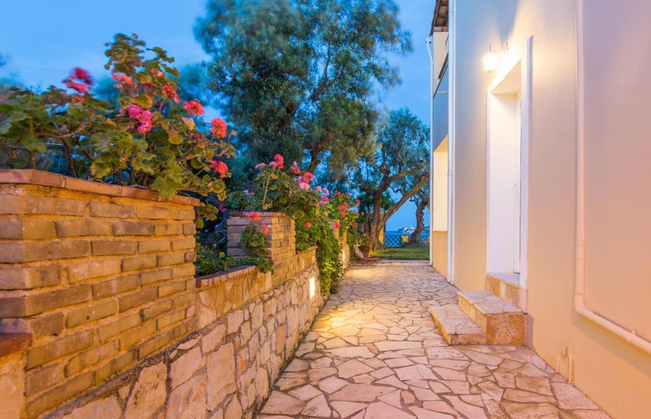 Bella Vista Sea View Apartments, By Zantewize *