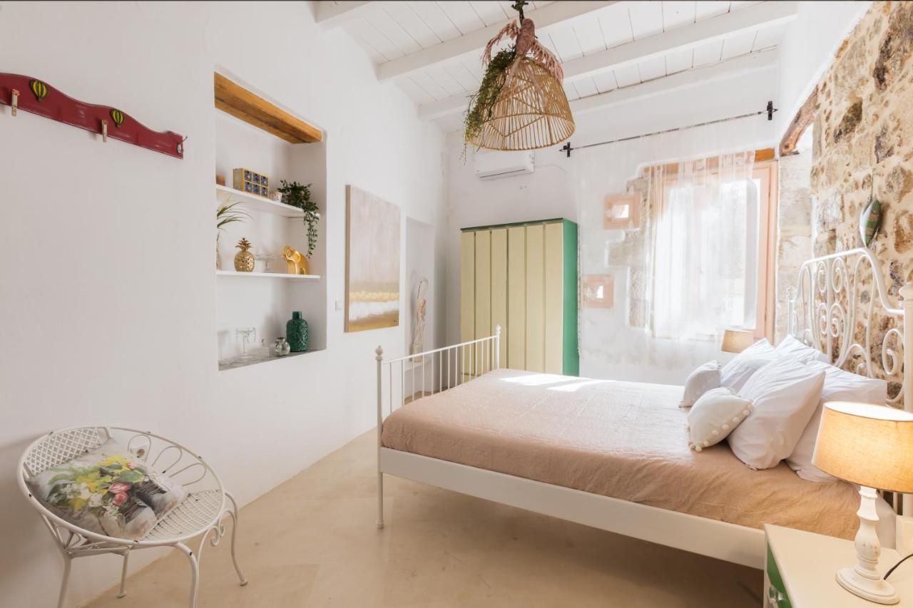 Stema Residence, With Panoramic View, Roof Garden & Jacuzzi! * Atsipopoulo