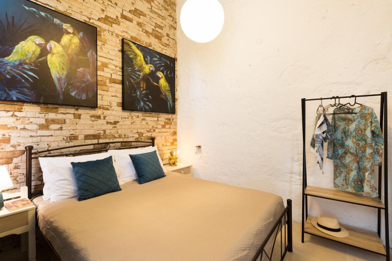 Stema Residence, With Panoramic View, Roof Garden & Jacuzzi! Holiday home *