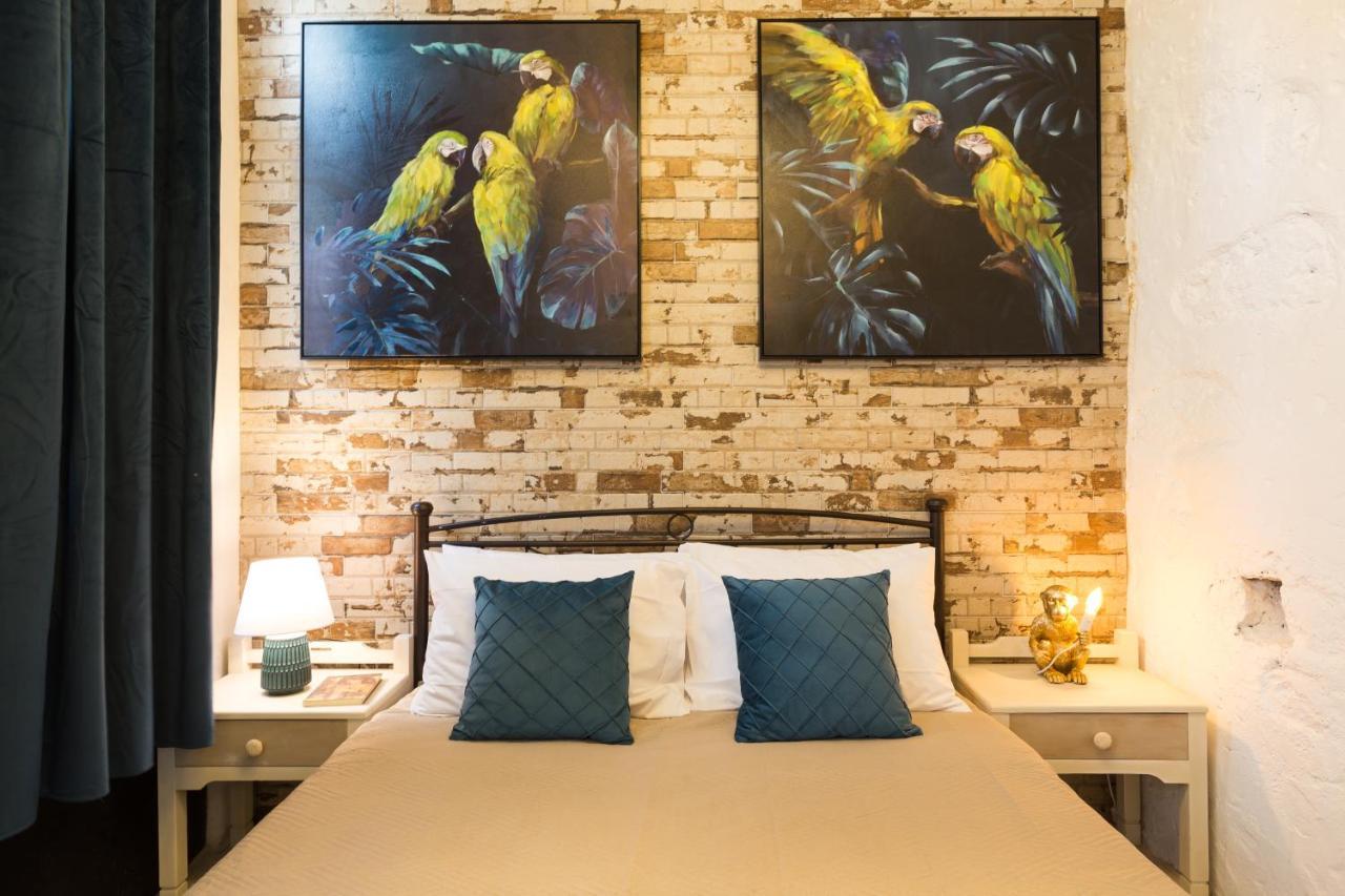 Stema Residence, With Panoramic View, Roof Garden & Jacuzzi! Holiday home *