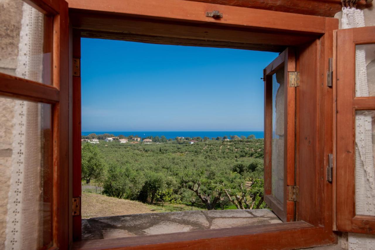 Gerakomylos Stone House