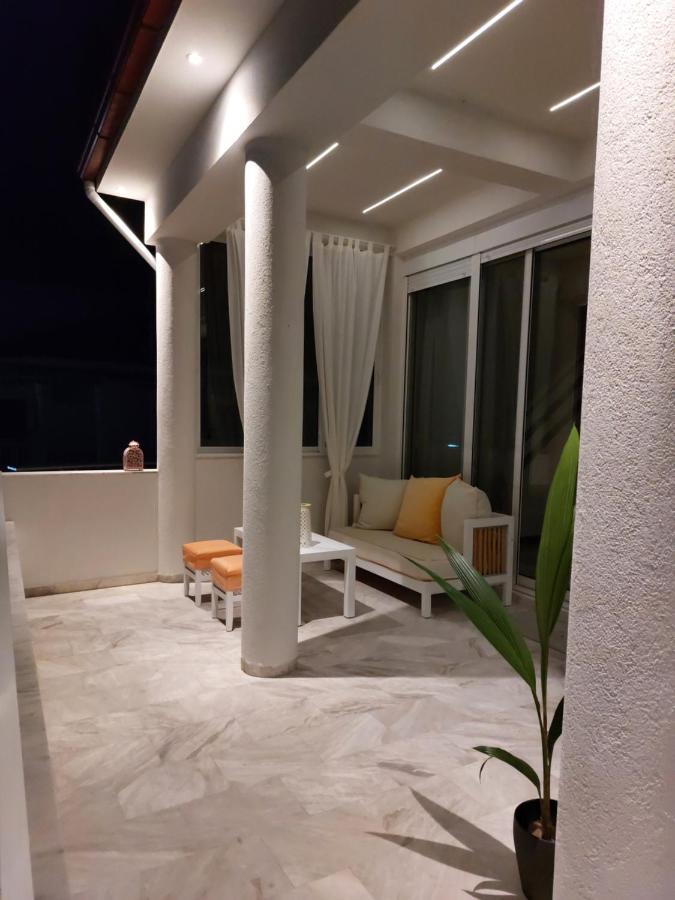 Nefeli Seaside *