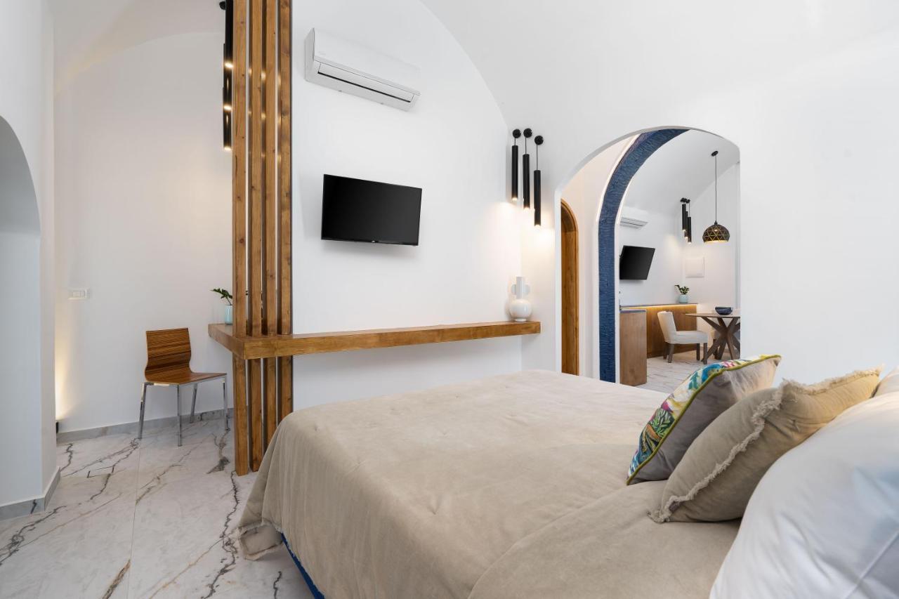 Amera * Fira (Santorini)
