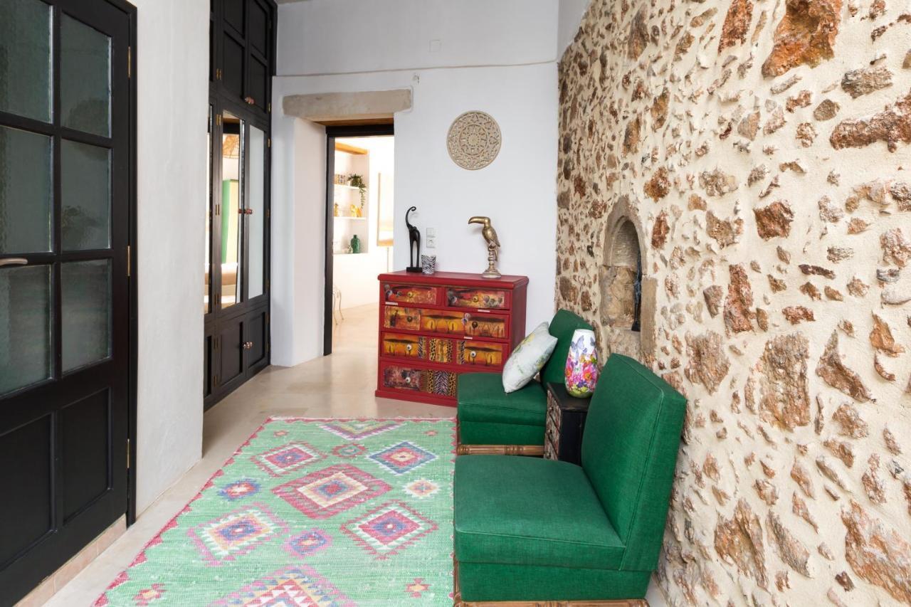 Stema Residence, With Panoramic View, Roof Garden & Jacuzzi! Holiday home *