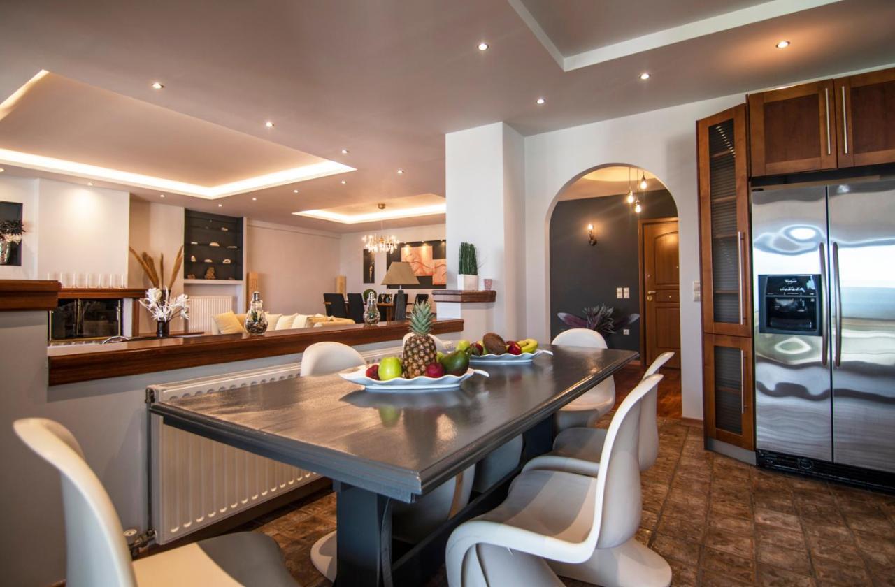 Apartment Akrata's Elegant Luxury *