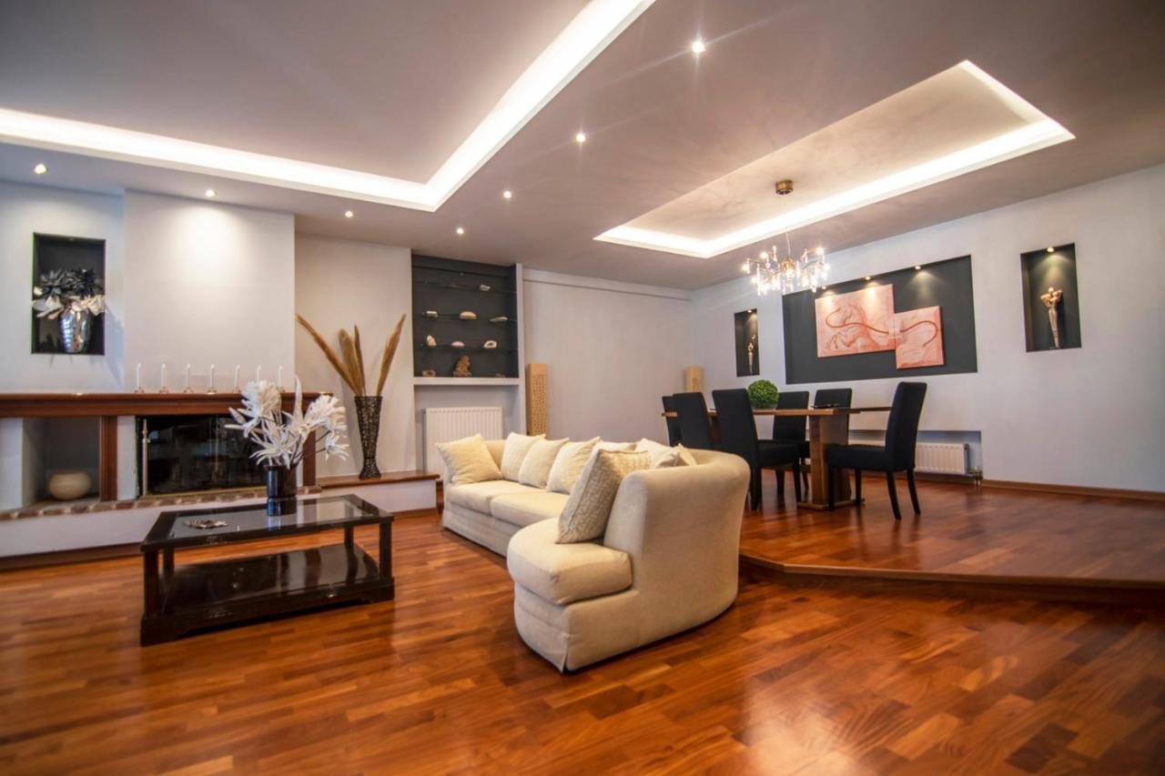 Akrata's Elegant Luxury *