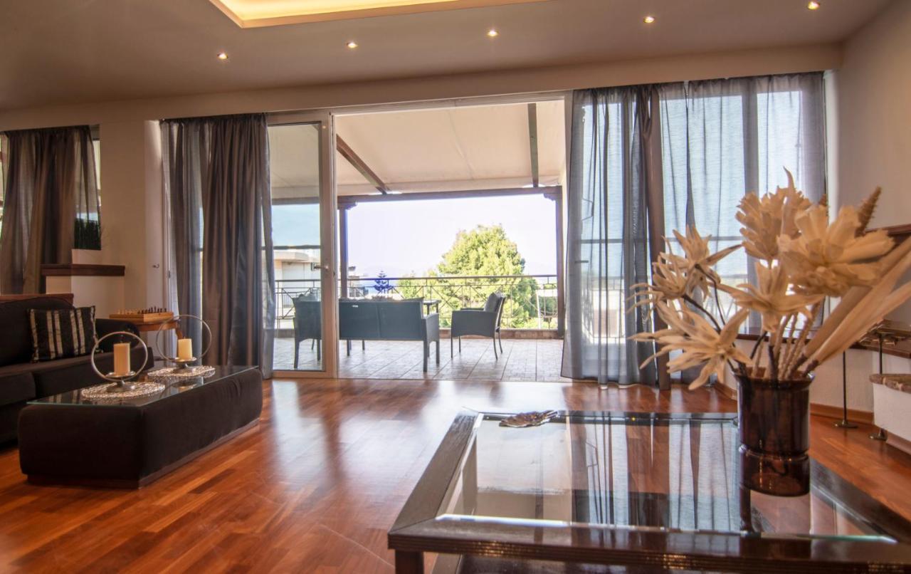 Akrata's Elegant Luxury *
