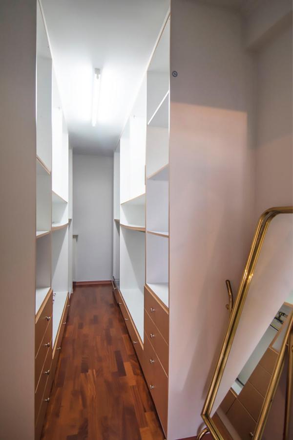 Akrata's Elegant Luxury Apartment