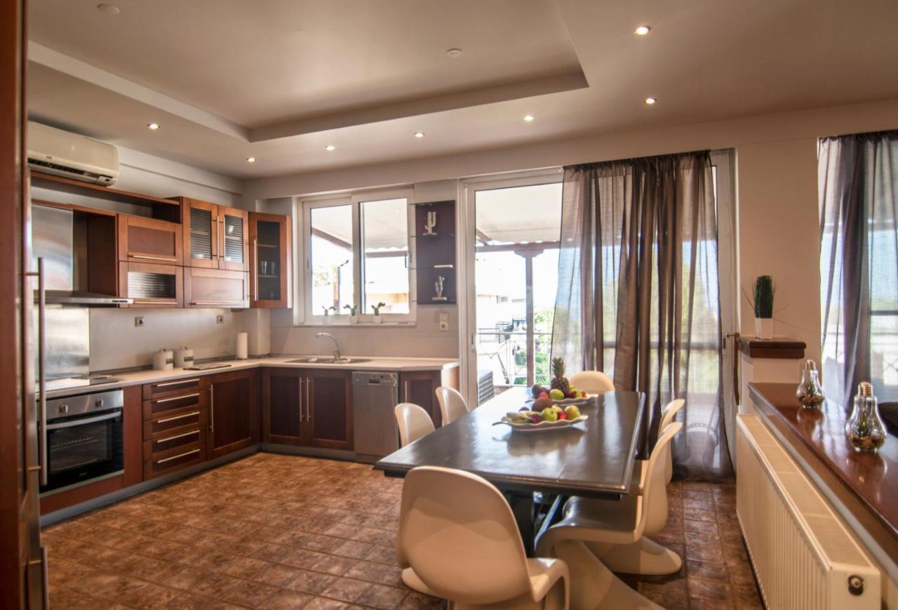Apartment Akrata's Elegant Luxury *