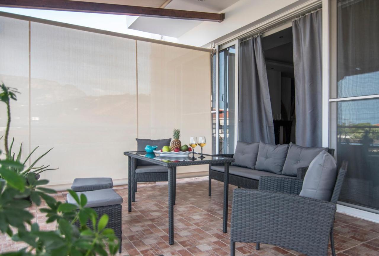 Akrata's Elegant Luxury *