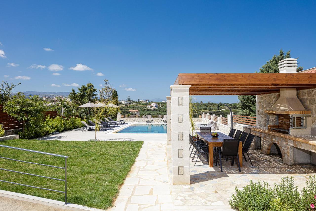 Villa New Luxurious With Stunning Pool,views &bbq! Asterion