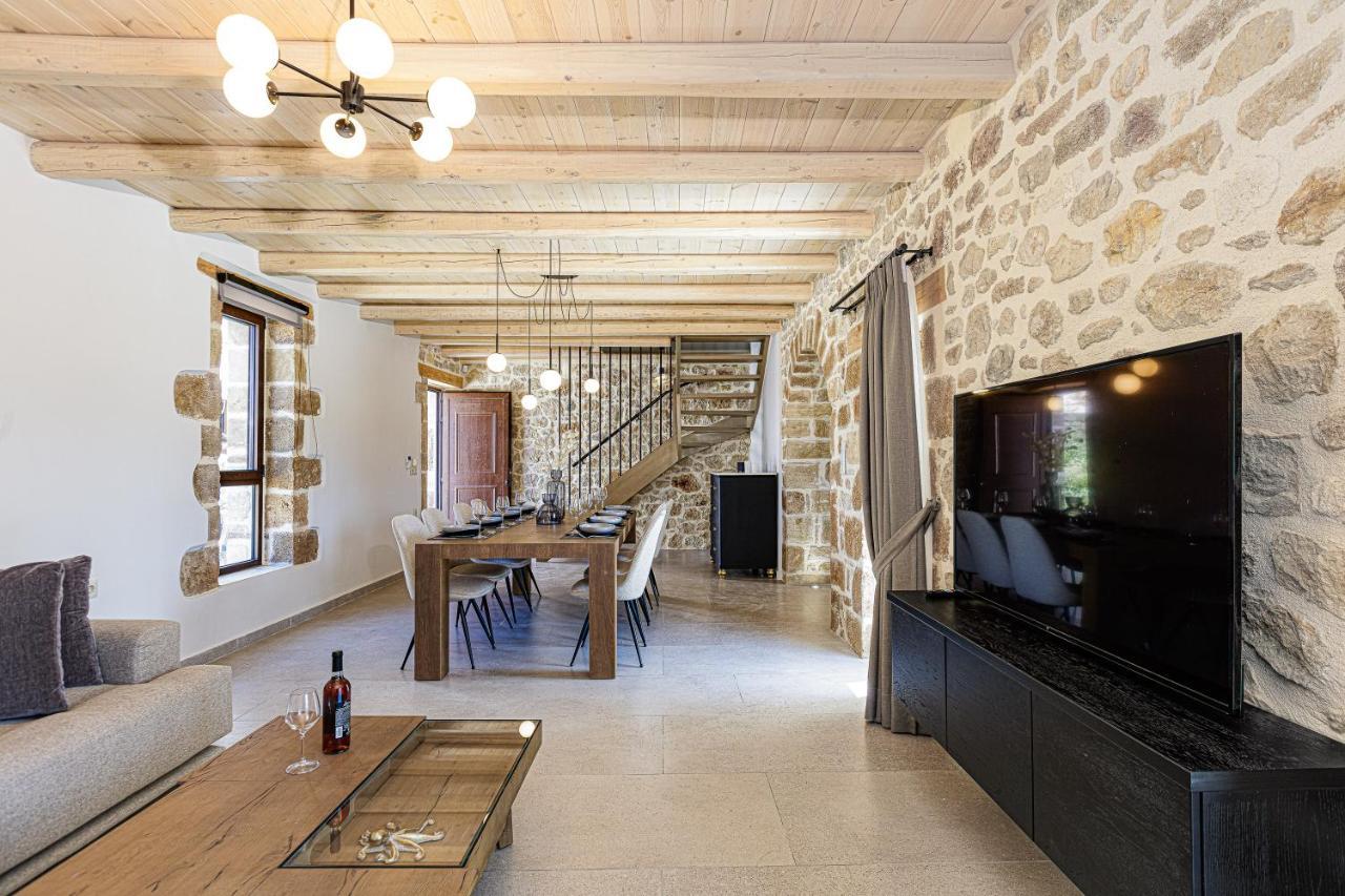 New Luxurious With Stunning Pool,views &bbq! Asterion