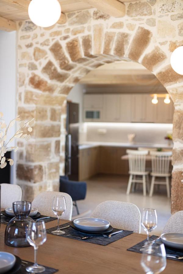 New Luxurious With Stunning Pool,views &bbq! *