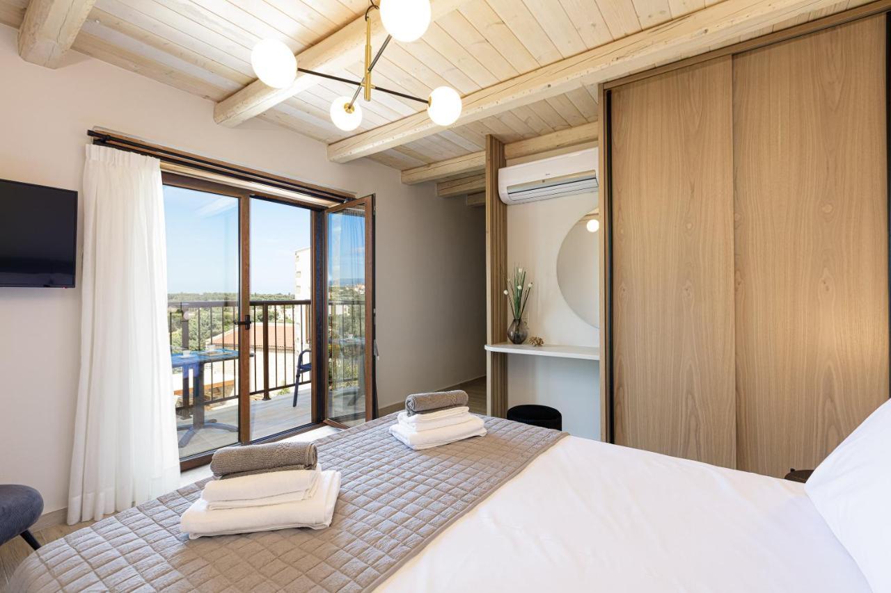 New Luxurious With Stunning Pool,views &bbq! Villa *