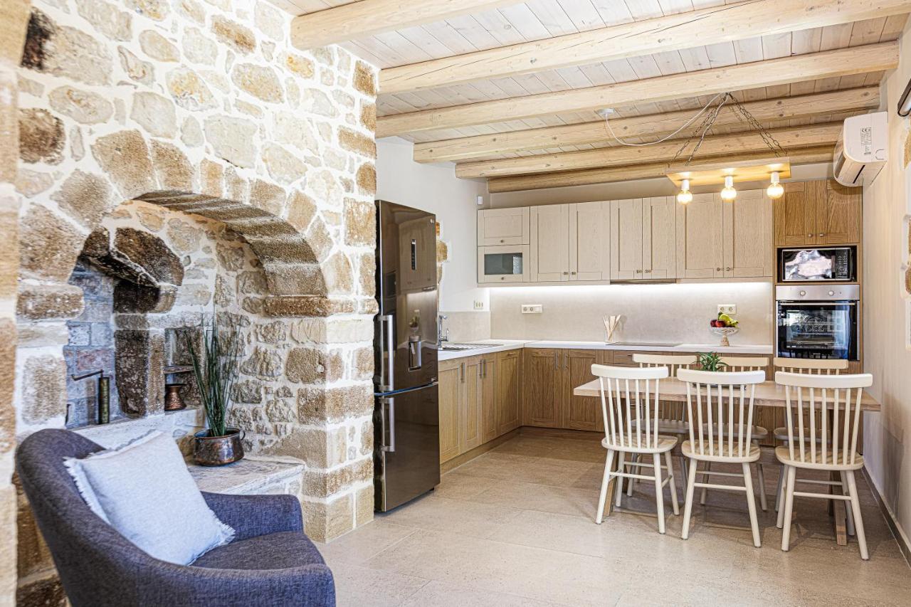 Villa New Luxurious With Stunning Pool,views &bbq! *