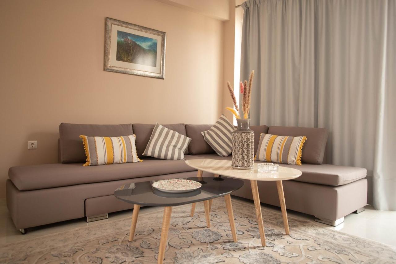 Apartment G & K *