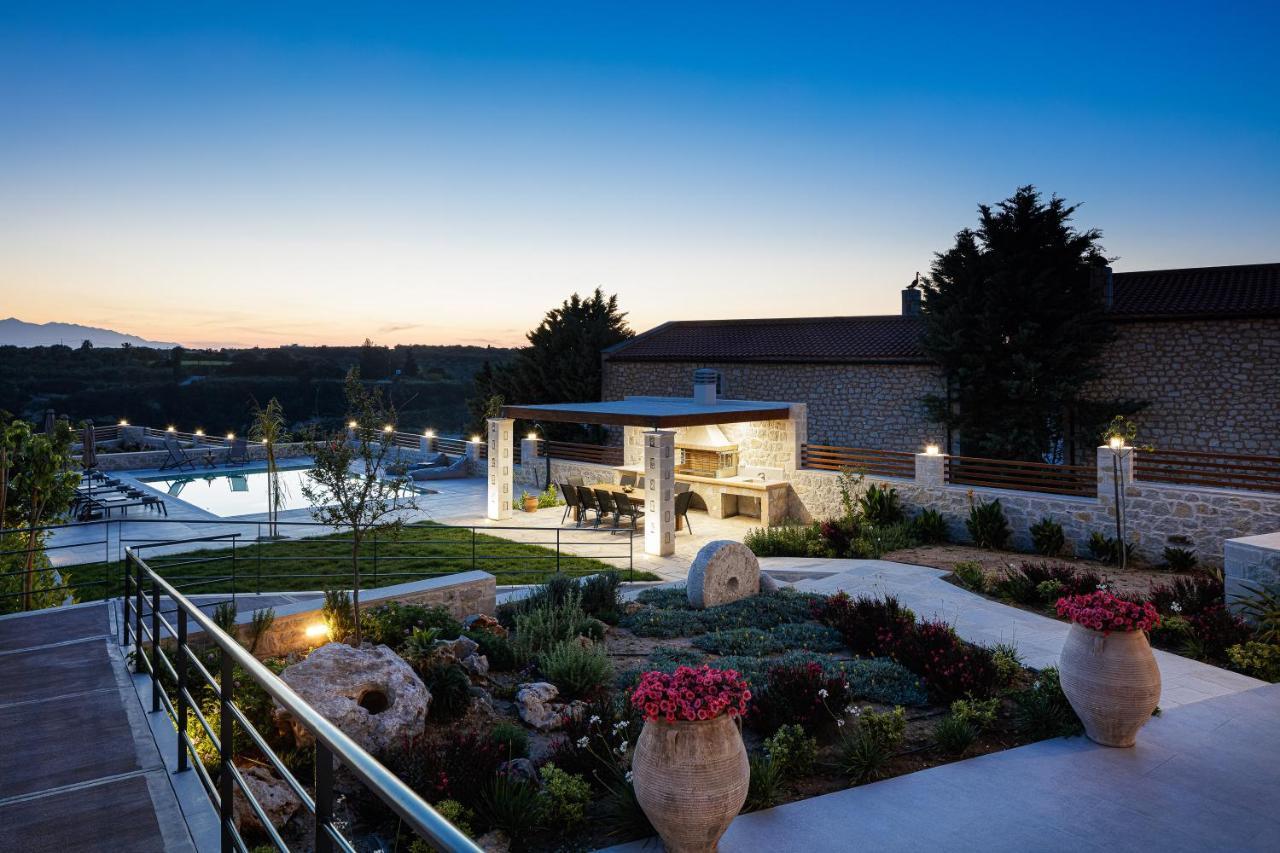 New Luxurious With Stunning Pool,views &bbq! Asterion