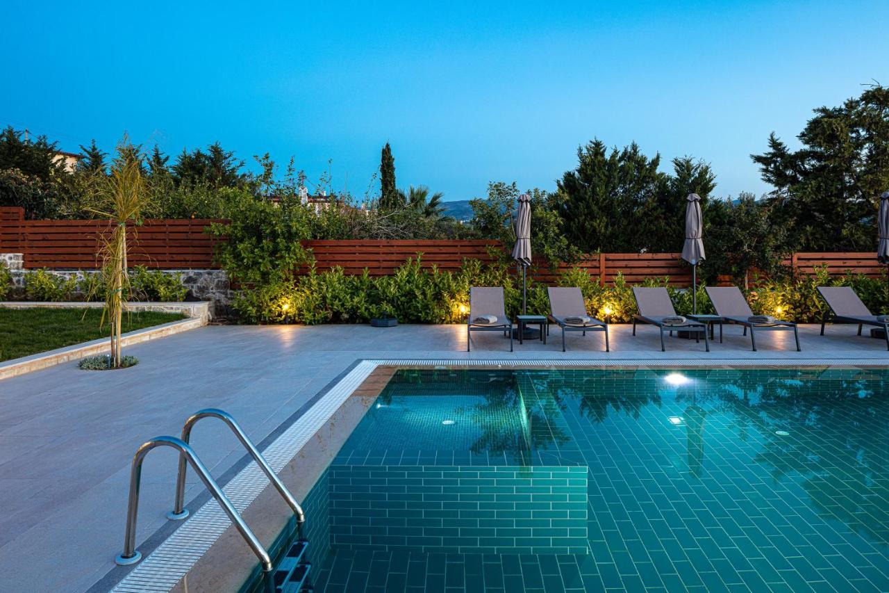New Luxurious With Stunning Pool,views &bbq! *