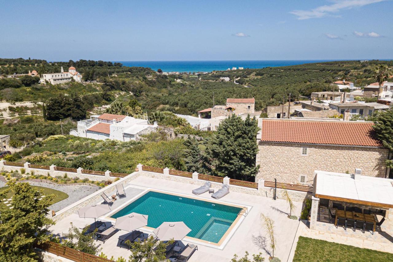 New Luxurious With Stunning Pool,views &bbq!