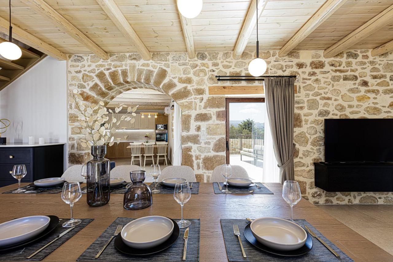 New Luxurious With Stunning Pool,views &bbq! *