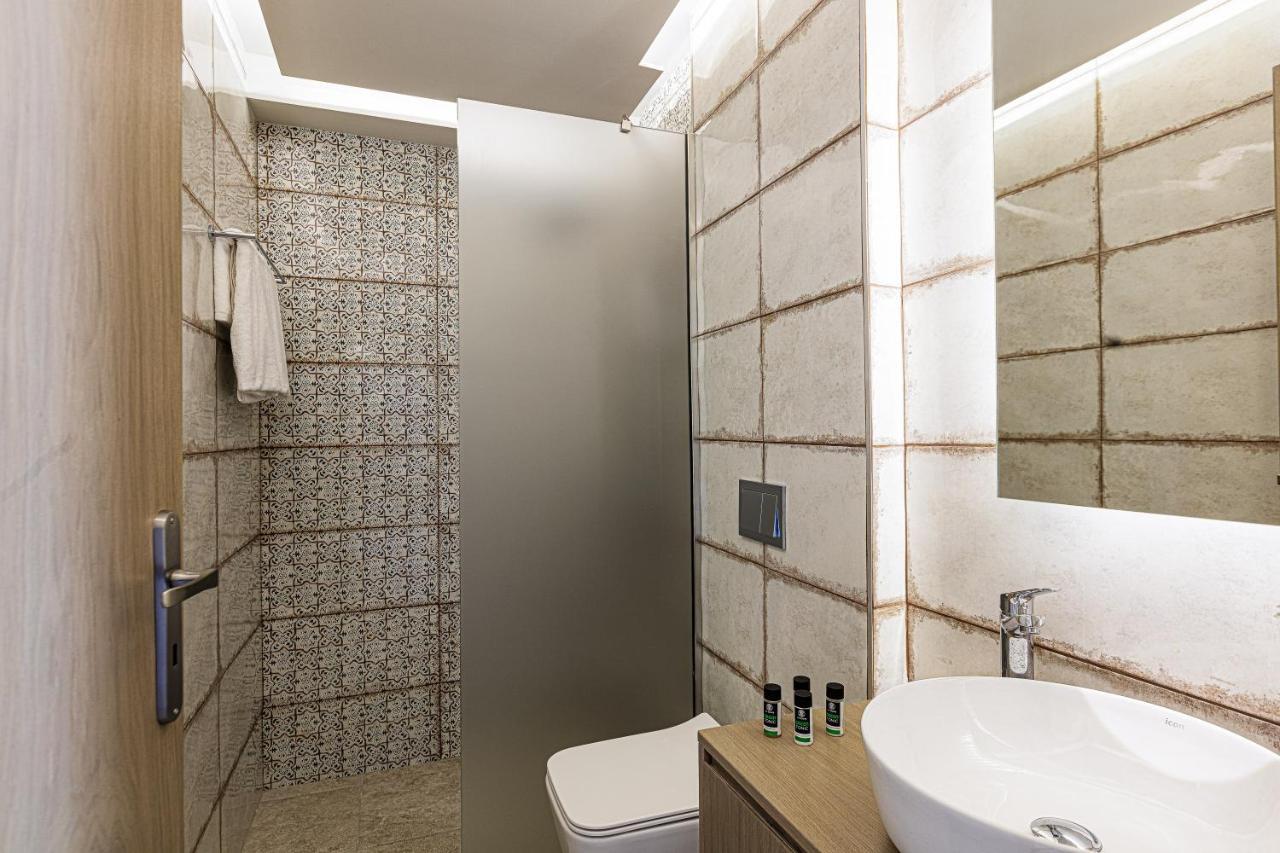 New Luxurious With Stunning Pool,views &bbq! Asterion