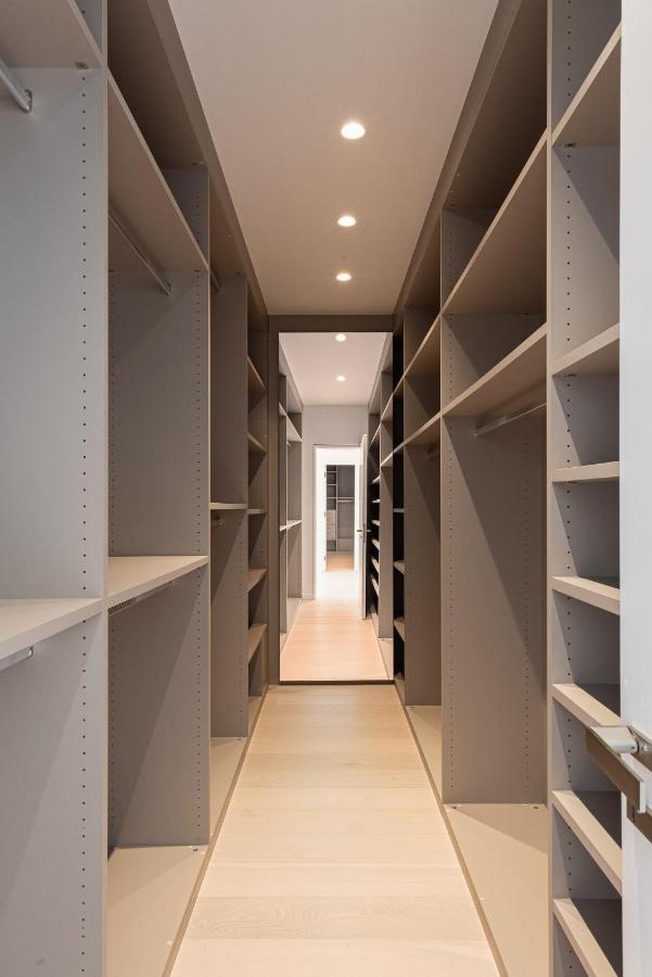 Black Stone Villa *