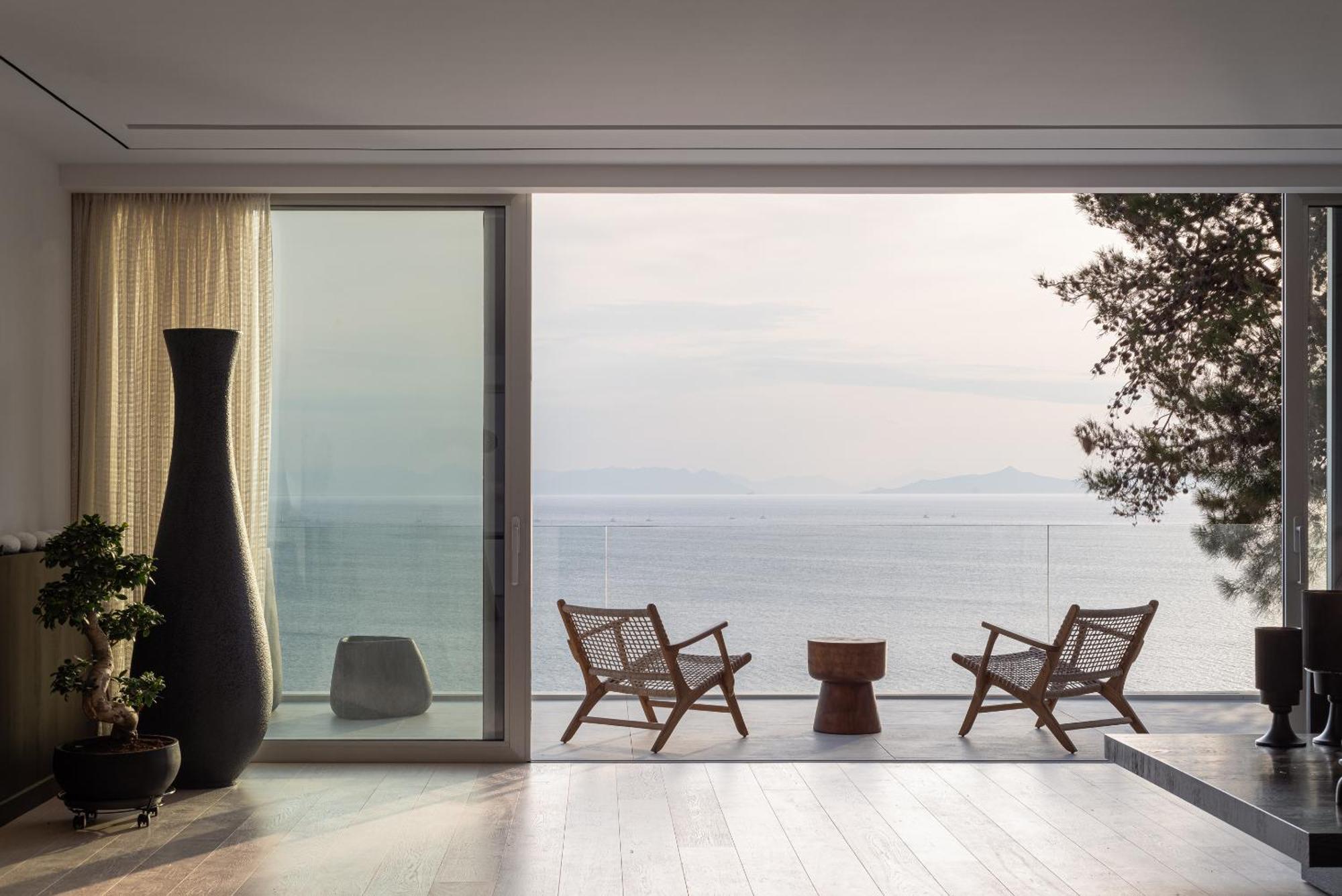 Villa Black Stone