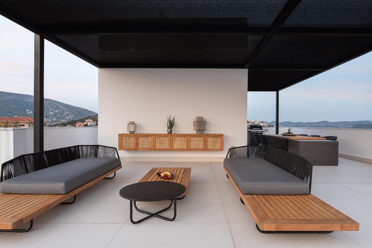 Villa Black Stone
