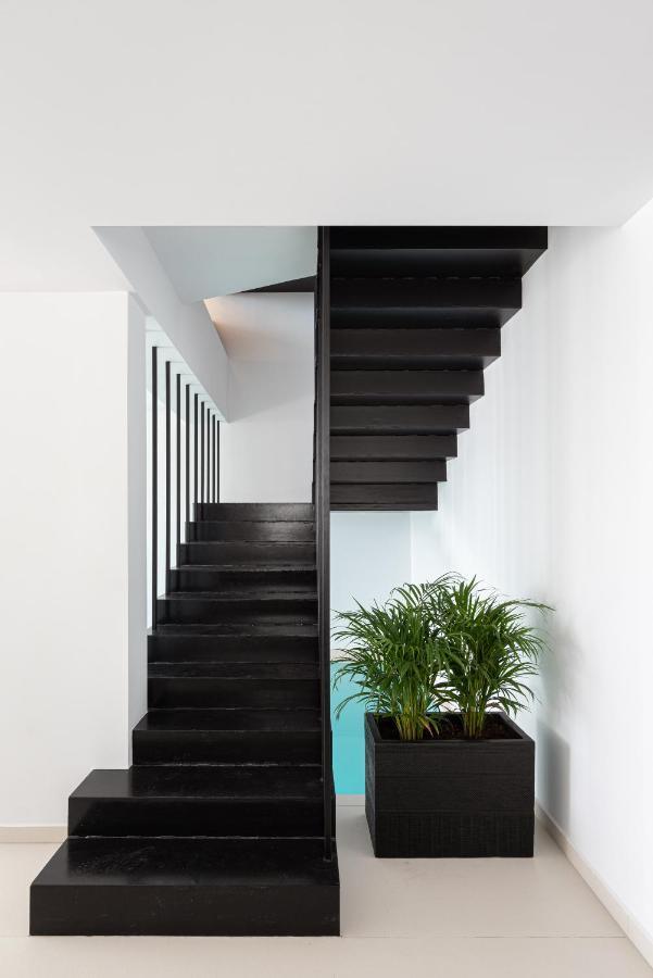 Black Stone Villa