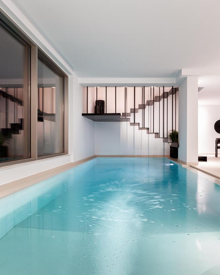 Black Stone Villa *