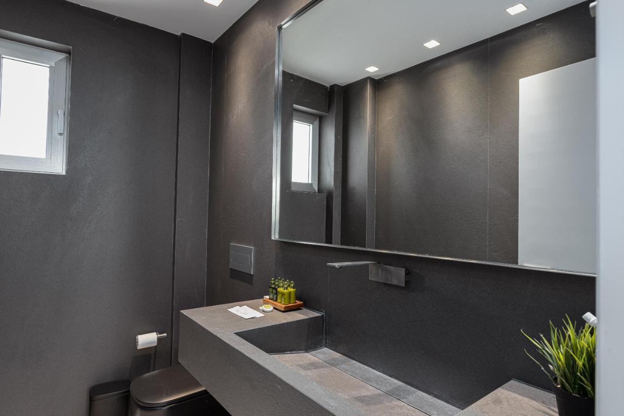 Black Stone Villa *