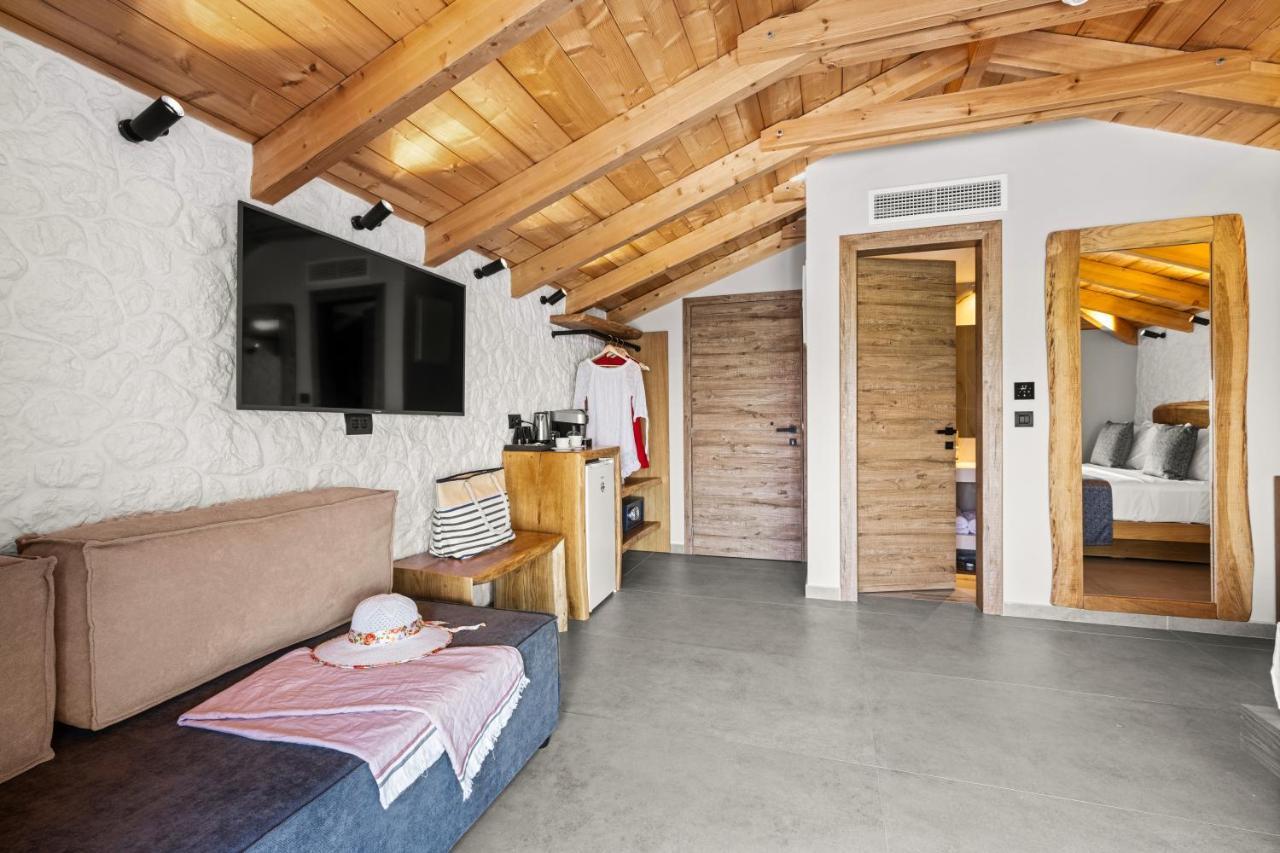 Apartment Emily's Luxury Pefkochori