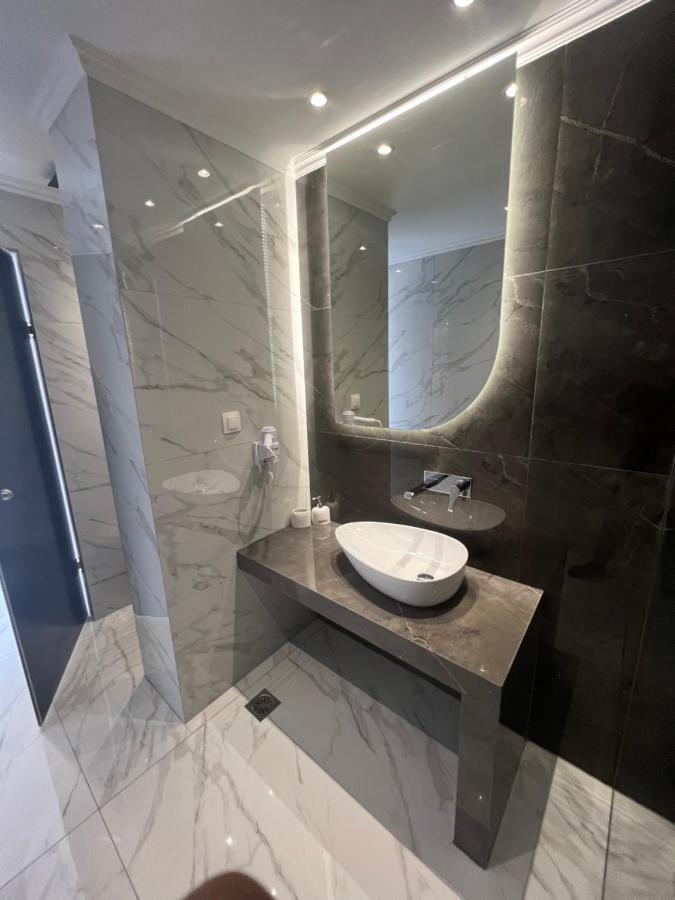 V Luxury * Pefkochori