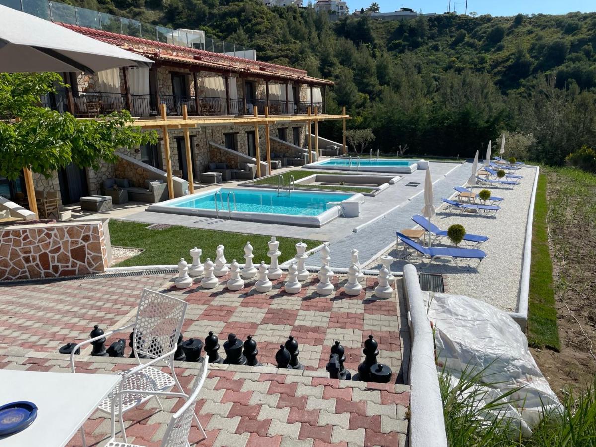Koumaros Aparthotel