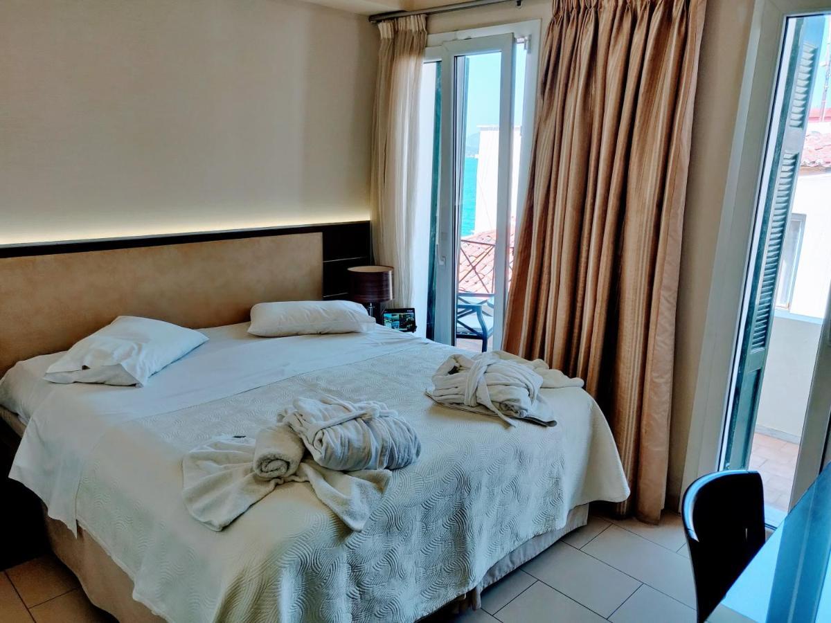 The Manessi Boutique 3* Poros Town