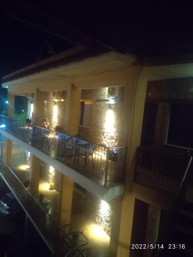 Xenonas Platia Apartment