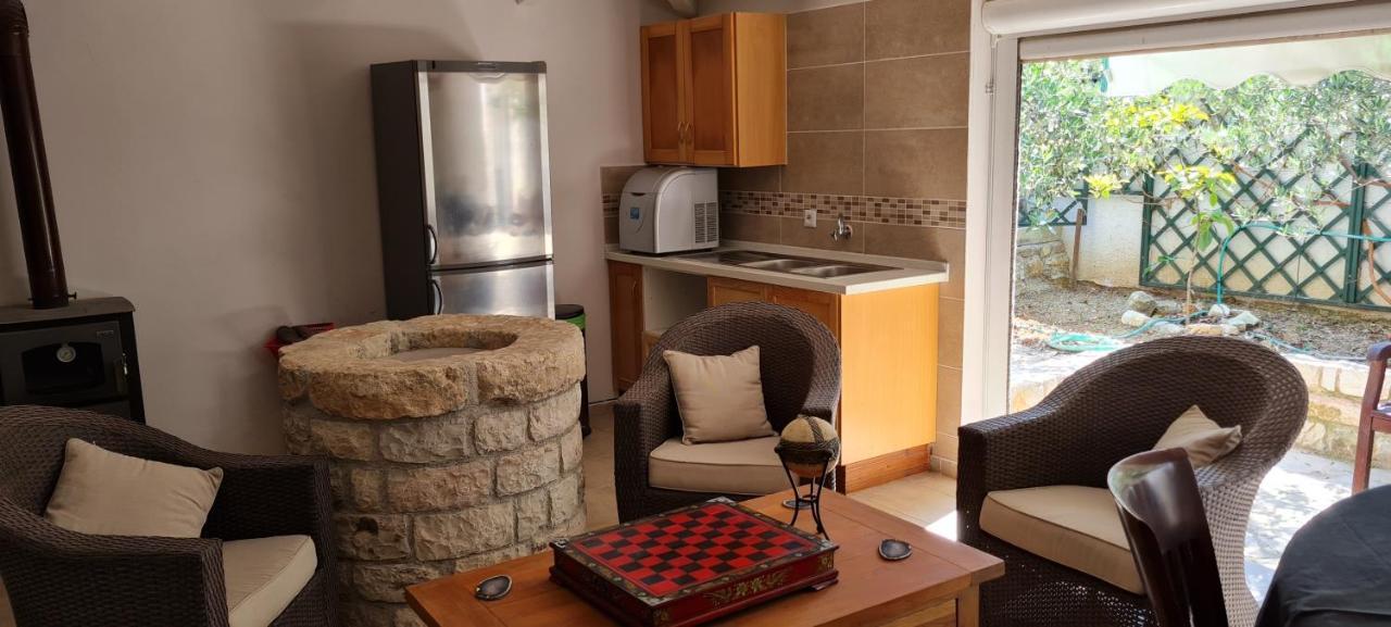 Byron House Apartment *