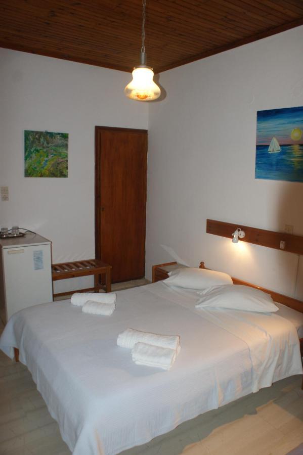 Eleftheria Parikia (Paros)