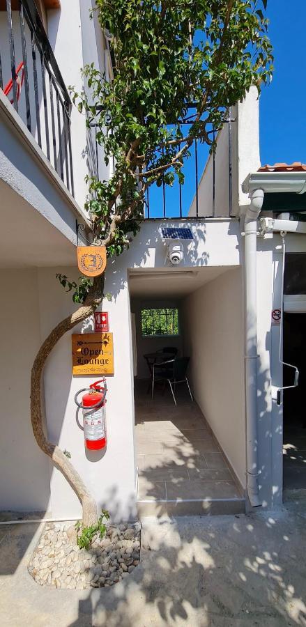 Byron House Apartment Kionion