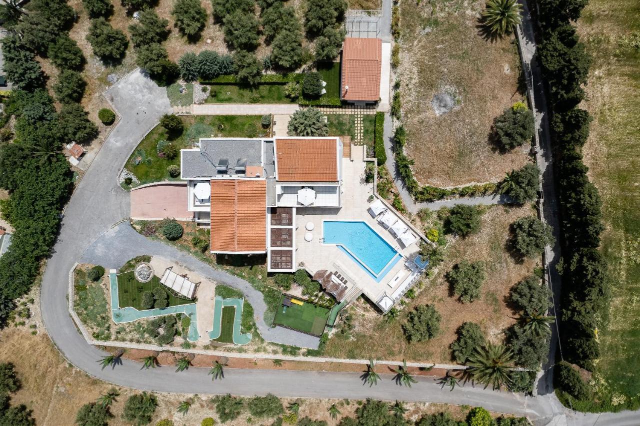 Alpha Estate & Villa *