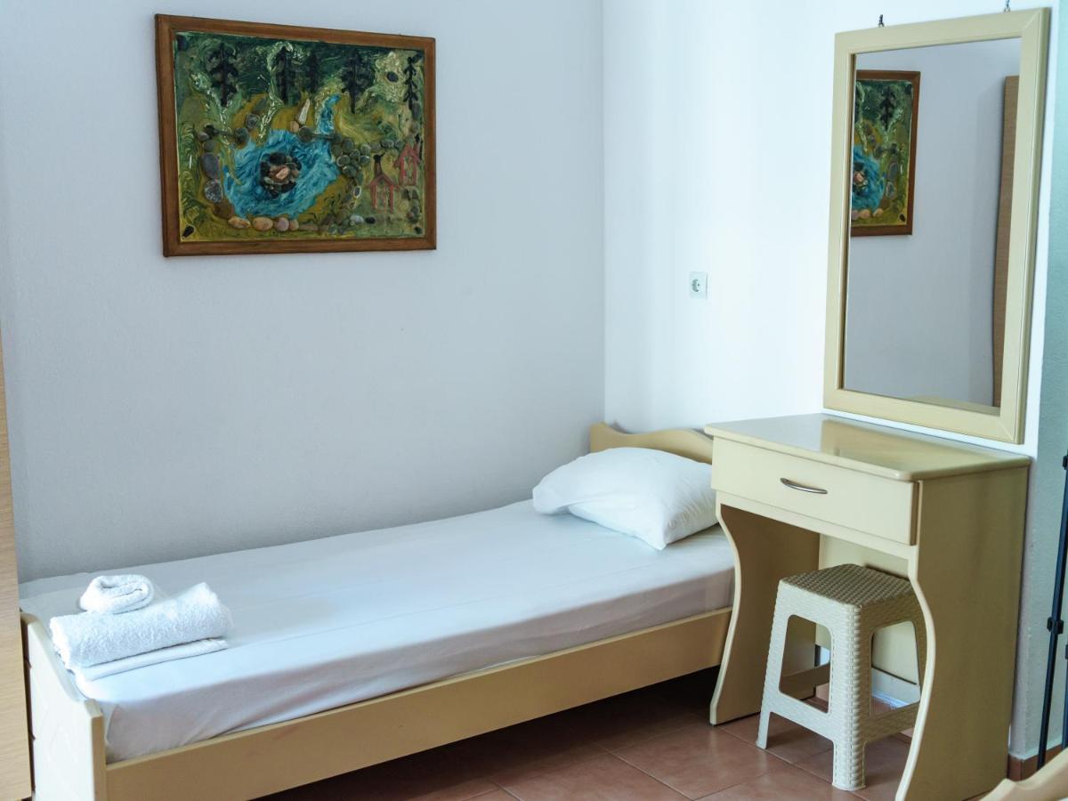 Apartment Achilleas Paralia Skotinis